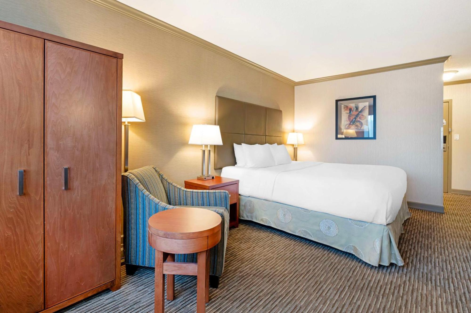 Best Western Plus Barclay Hotel Port Alberni Ngoại thất bức ảnh