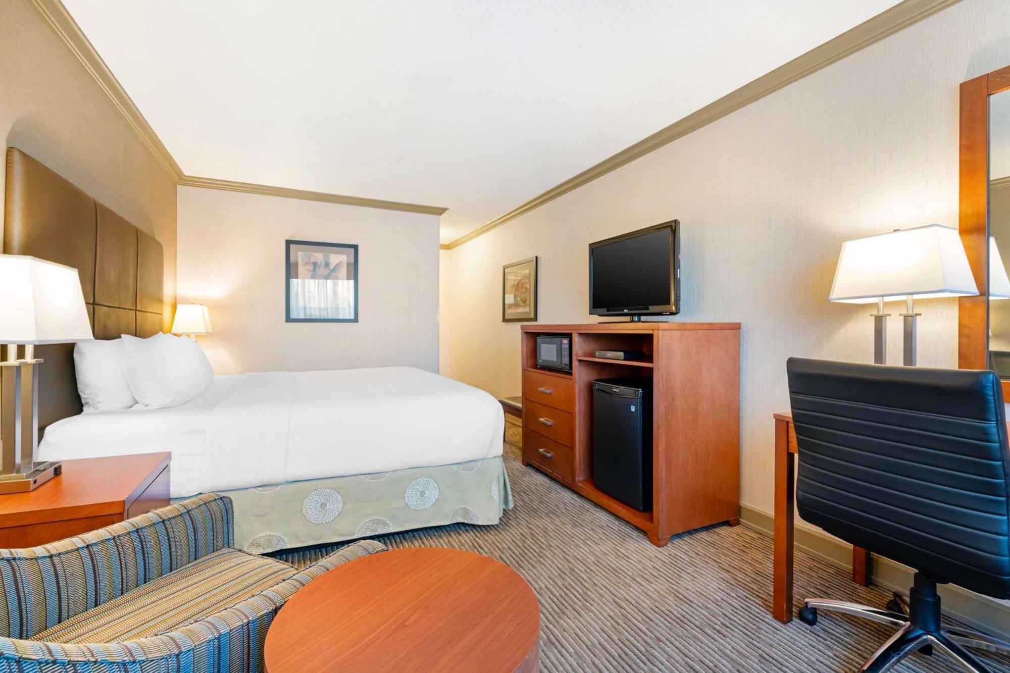 Best Western Plus Barclay Hotel Port Alberni Ngoại thất bức ảnh