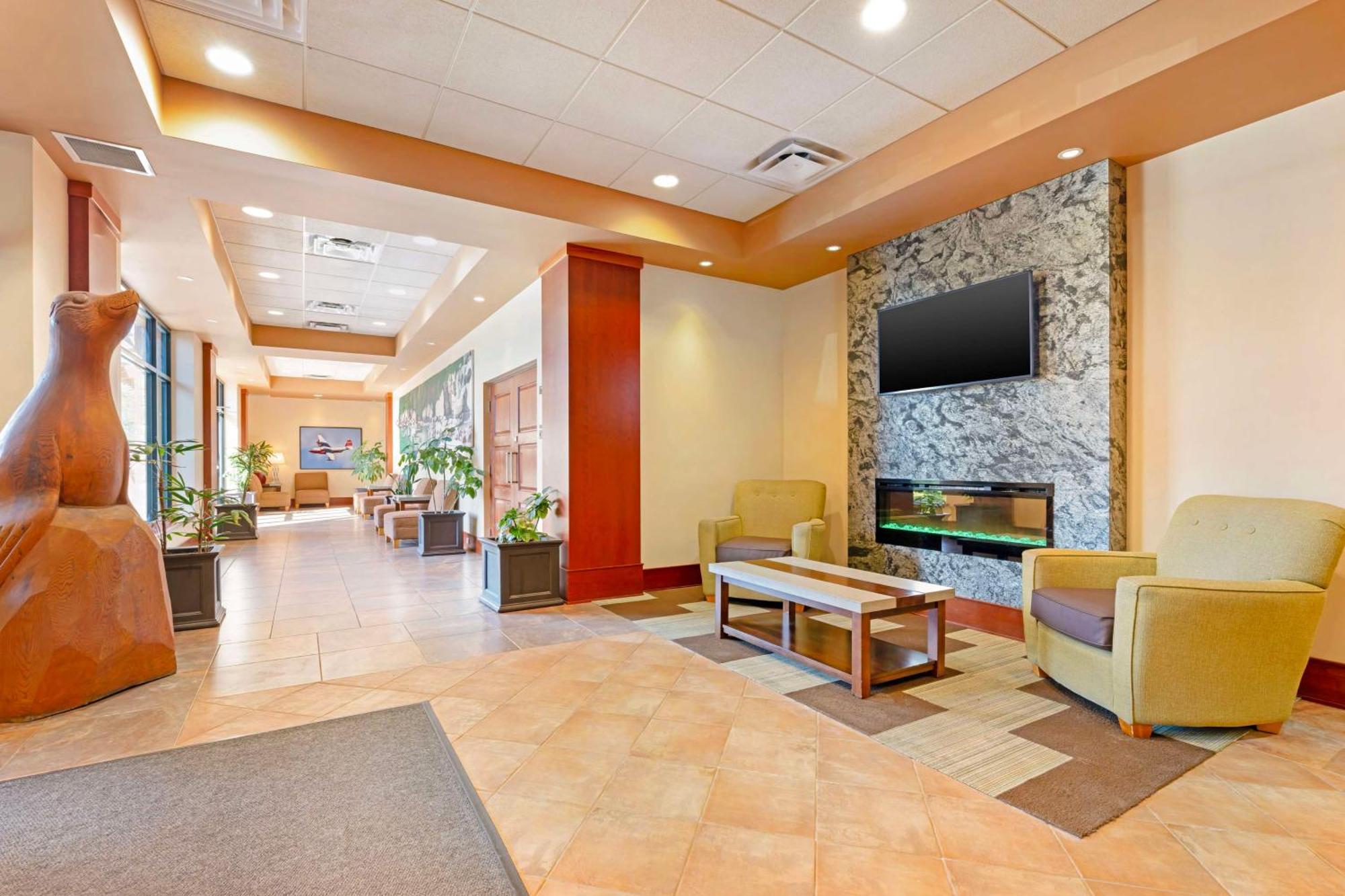 Best Western Plus Barclay Hotel Port Alberni Ngoại thất bức ảnh